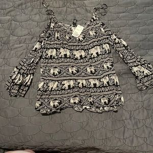 Elephant print cold shoulder shirt size L